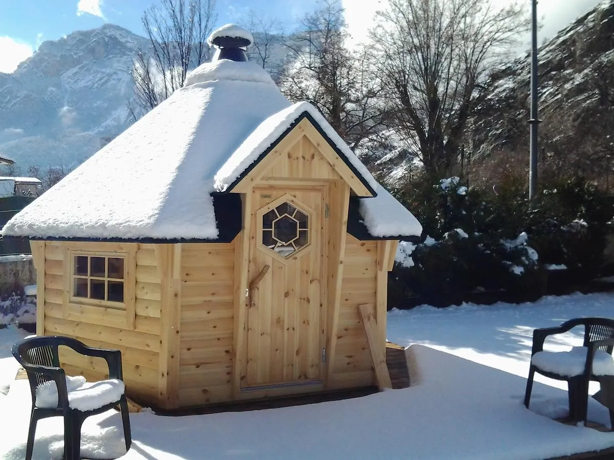 Hotel La Gare LʼArgentière-la-Bessée