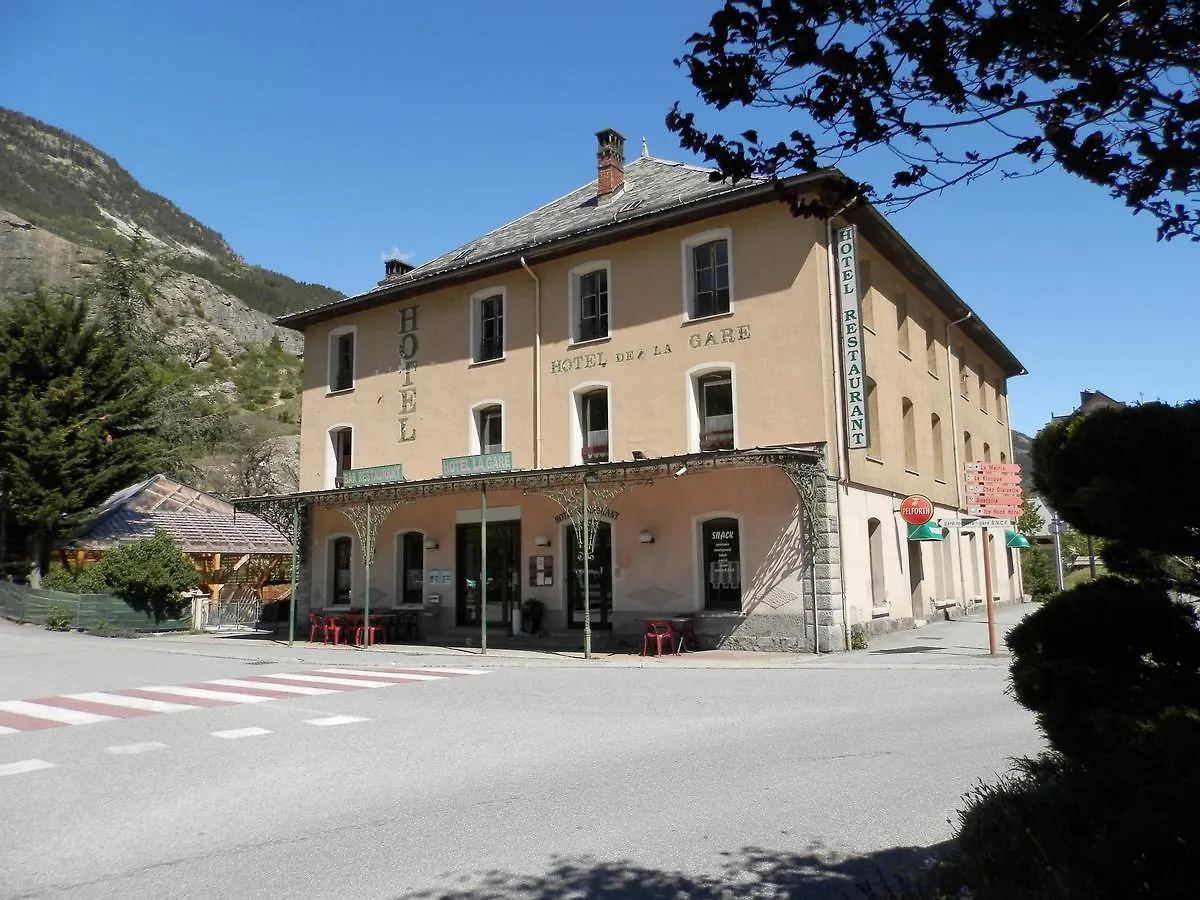 Hotel La Gare LʼArgentière-la-Bessée